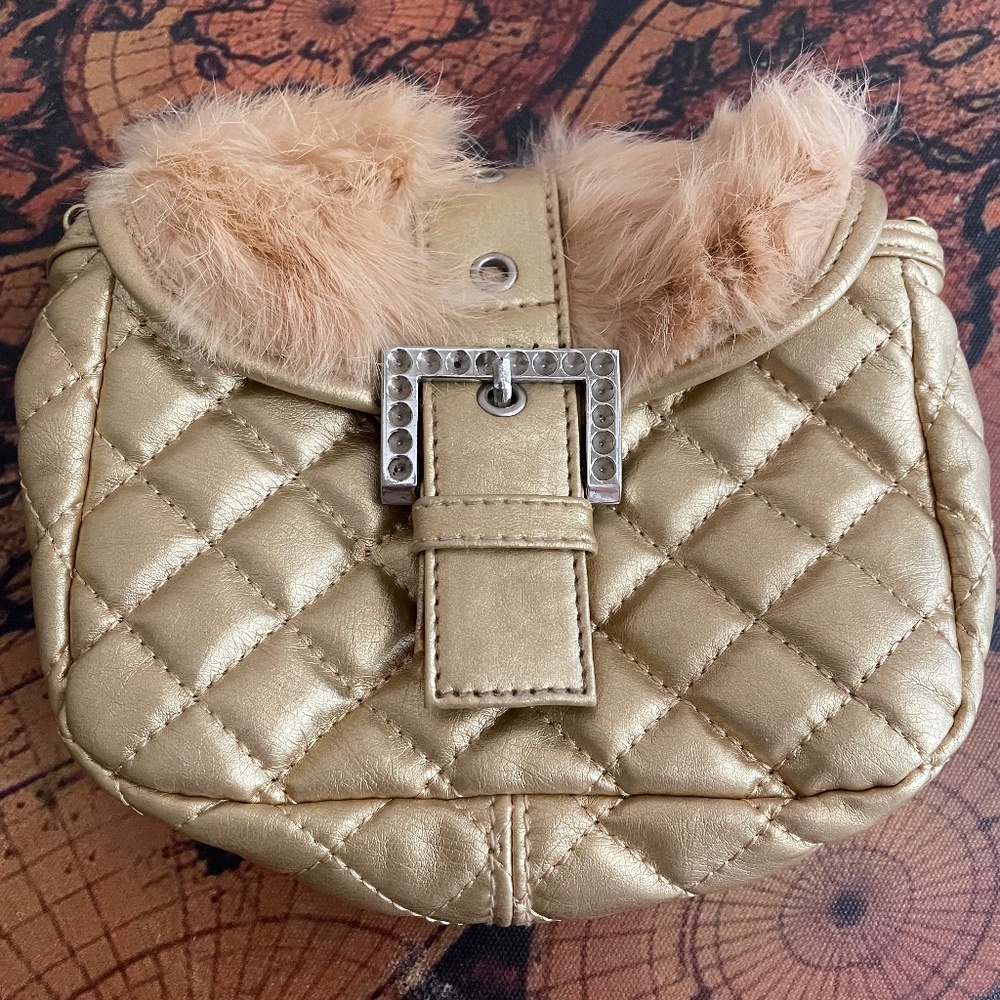 cute gold clutch bag/purse w/faux fur